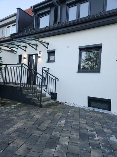 WG-Zimmer in 4er WG komplett saniert und modern – Foto 1