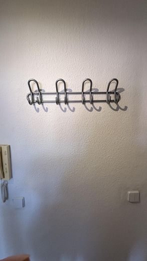 Leerstehende möblierte Wohnung nahe Innsbrucker Platz - direkt einziehen! – Garderobe