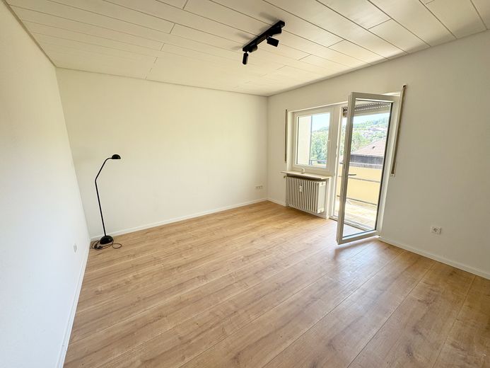 Top Gelegenheit! Sanierte 1 ZKB mit Lodgia Kapitalanlage oder Eigennutz – Foto 1