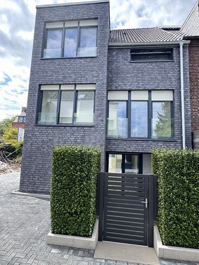 Primera ocupación, casa única de niveles divididos en Meerbusch-Büderich / Düsseldorf – Blick von außen Rückseite