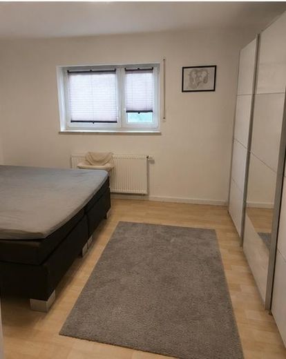 2 1/2 Zimmer Alsbach-Hähnlein Souterrain – Schlafzimmer