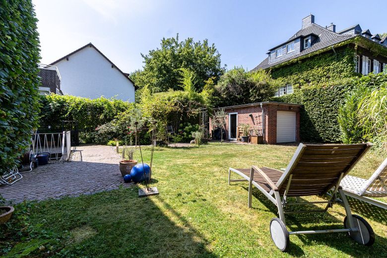 Hochwertiges Einfamilienhaus, 228 Wohnfl., 3 Etg., 5 Schlz., Terrasse, 2 Balkone, 3 Bäder & Sauna – फोटो 27