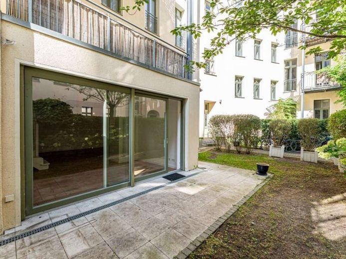 Superbe appartement en duplex avec terrasse de jardin et balcon en plein cœur de Kreuzberg ! – Photo 1