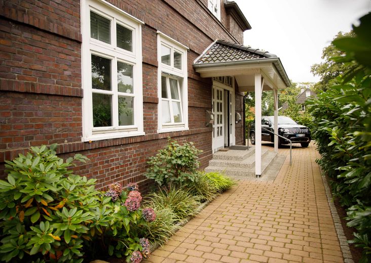 Repräsentative Büro-Villa in HH-Boberg – flexible Büroflächen & Coworking ab 20-40 m² (All-In-Miete) – 20250918_Rückseite_I-min