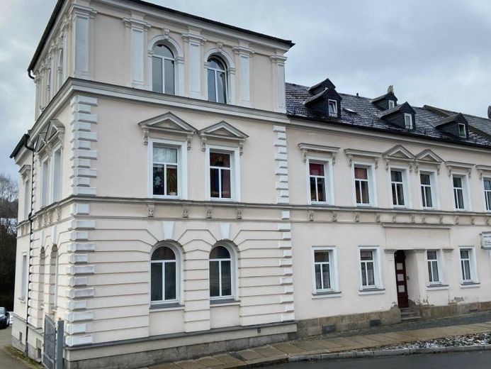 7 % Rendite! - Wohn- & Geschäftshaus im Luftkurort Marktneukirchen - 7 Wohneinheiten, 1 Gewerbeeinheit - Denkmalschutz – Foto 1