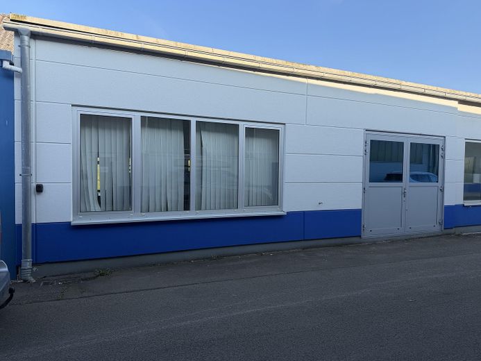 120 qm Halle, 720 qm Halle, 200 qm Halle im Bliesgau, z.T. mit Büro & Videoüberwachung – Halle 7, 200 qm