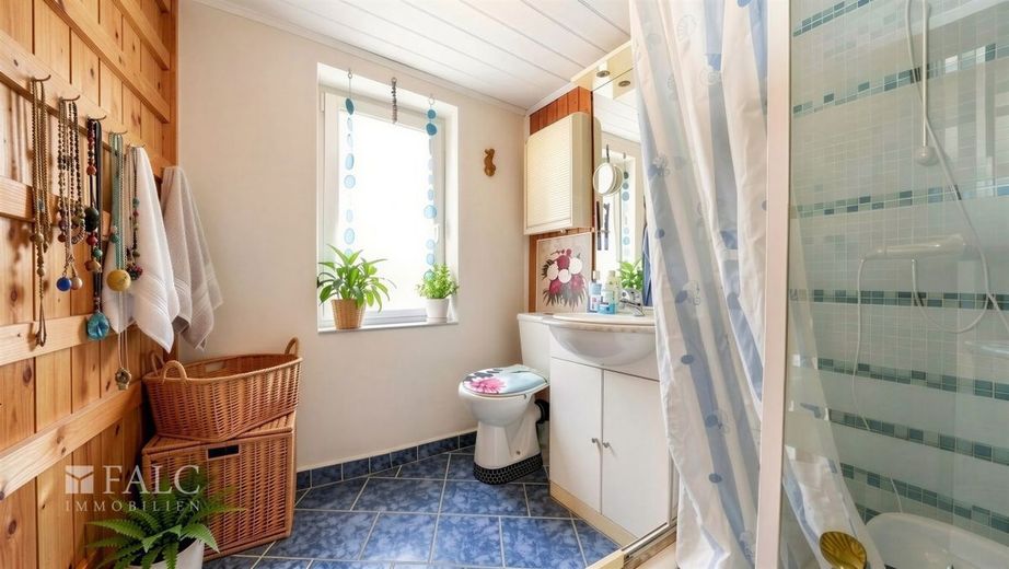 Mehrfamilienhaus mit Geschichte - FALC Immobilien Heilbronn – Für die Morgenroutine (2. OG)