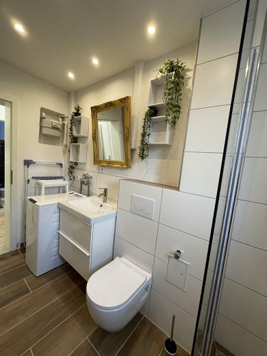 Appartement ancien rénové vacant avec balcon près de l’Eilenriede – Photo 6