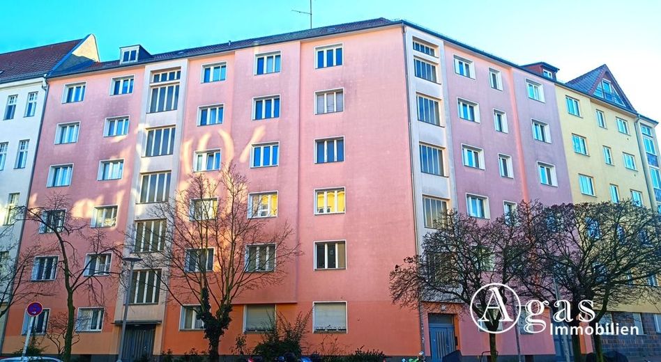 vermietete 2-Zimmer-Eigentumswohnung mit Sonnen-Balkon zum Hof Nähe Volkspark Wilmersdorf – Hausansicht