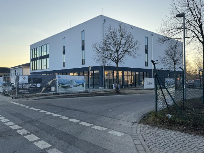 500-3.000m²-Handel/ Büro/Lager/Produktion-HRO-Brinckmansdorf – Foto 1