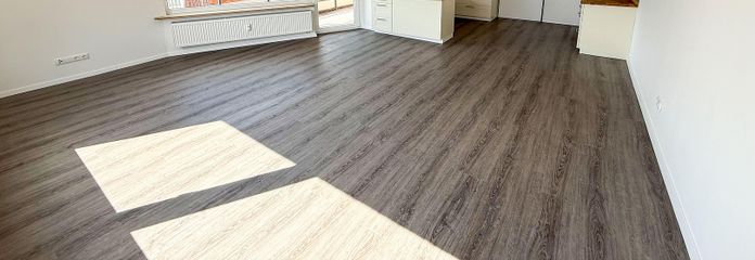 3-Zimmer-Eigentumswohnung mit Balkon & Garage – 2022 komplett saniert – attraktive Kapitalanlage – Wohnküche / Wohnzimmer