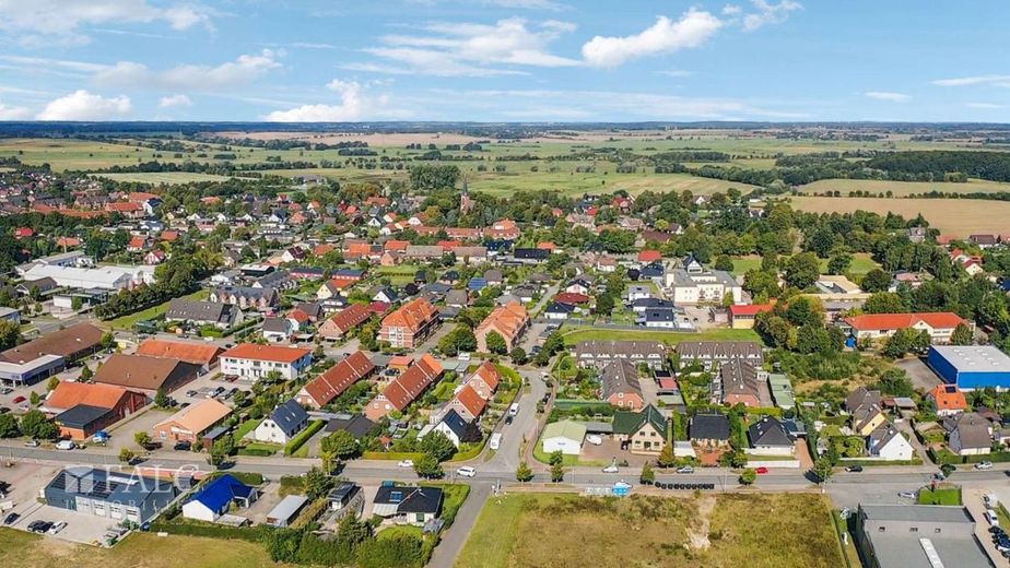 ***Exclusives Anwesen als Wohn- und Geschäftshaus mit großzügigem Grundstück*** – Drohne Ferne