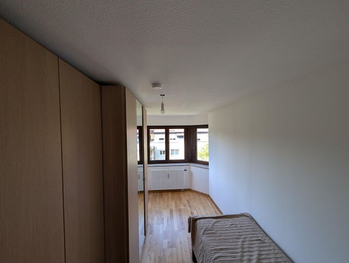 Ruhige 4-Zimmer-Wohnung, ohne Provision, von Privat, nahe Erholungsgebiet mit Südbalkon – Kinderzimmer 1