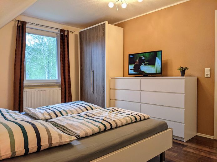 2. Schlafzimmer