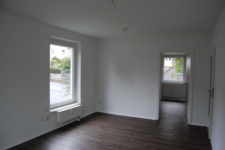 Freundliche sanierte 4-Zimmer-Wohnung zur Miete in Selb ab September – Wohnzimmer