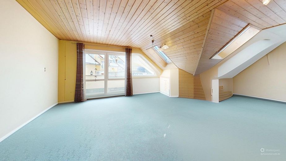 Großzügige Eigentumswohnung mit bis zu 6 nutzbaren Zimmern, 2 Balkonen und TG-Stellplatz – Foto 1