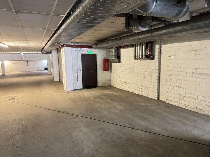 Tiefgaragenstellplatz