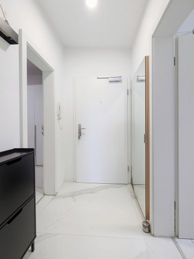 Hochwertig voll möblierte 2-Zimmer-Wohnung mit Dachterrasse, Tiefgarage & Garten in München Nord – Foto 18