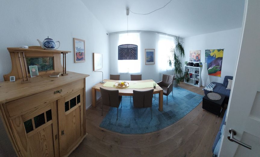 Sehr schönes 3 Fam.- Haus, große Balkone – OG Wohnen
