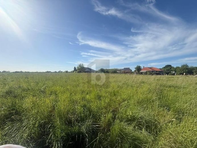 VEEL MOGELIJKHEDEN IN RUSTIGE DORPSLIGGING – Foto 1