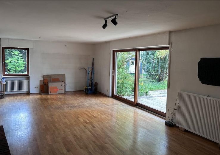 Krailling'de güzel, komisyonsuz yarı müstakil ev – WZ Ri Terrasse