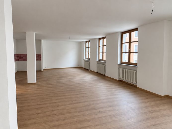 Ampio appartamento di 4 locali nel centro storico di Landshut – Wohnen_Essen