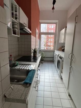 Sehr gut geschnittene Altbauwohnung in der Nähe vom Main und Baseler Platz – Küche