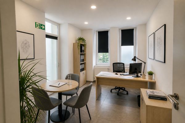 Helle 110 m² Gewerbefläche | 4 Räume| Büro / Praxis | zentrale Lage Stuttgart