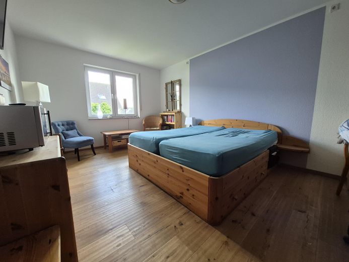 Top gepflegte Doppelhaushälfte in Becklem | 6 Zimmer | Wärmepumpe | PV-Anlage | A+ Energieeffizienz – Schlafzimmer