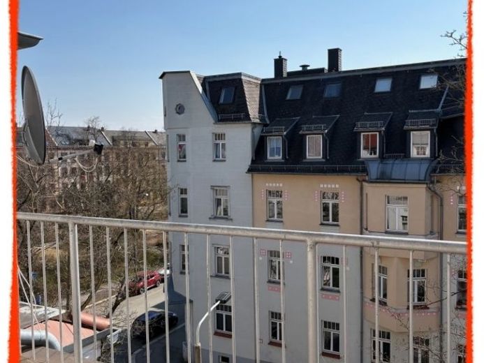 3-Zimmer-Wohnung in Zwickau-Nordvorstadt, herrschaftliches Wohnen mit großer Wohnküche, Erker und 2 Balkonen! – Foto 1
