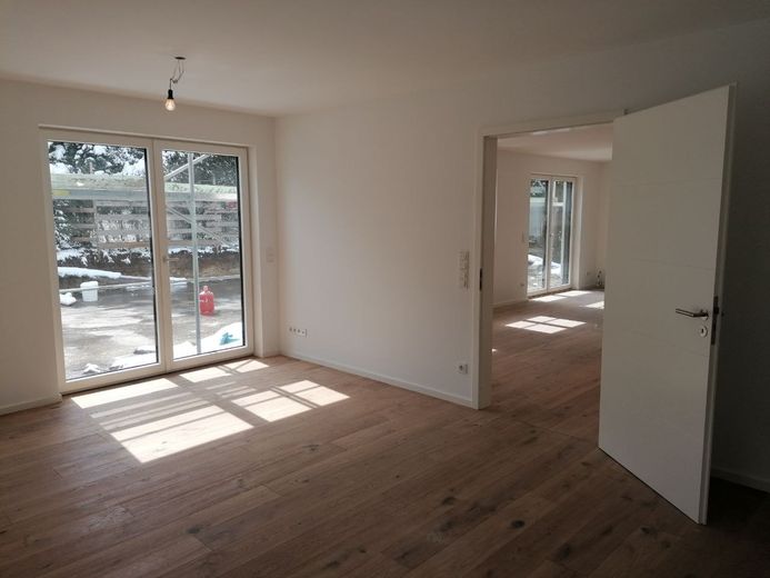 4-Zi.-Wohnung mit Terrasse und Garten in Kliniknähe – Wohnimmer