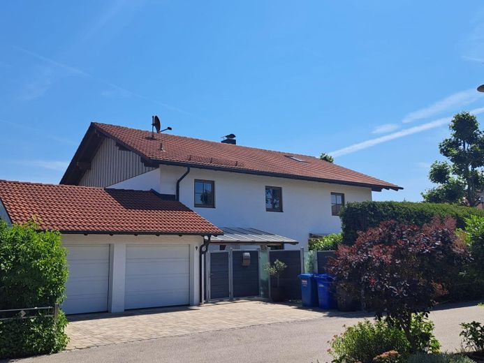 Großzügiges EFH in Toplage von Töging - provisionsfrei – Hausansicht Wasserburger Str.