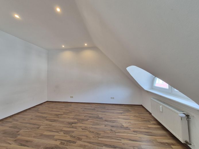 Mehrfamilienhaus, Dreifamilienhaus mit Loft Charakter u. Dachterrasse in Krefeld – Schlafzimmer Wohnung 3
