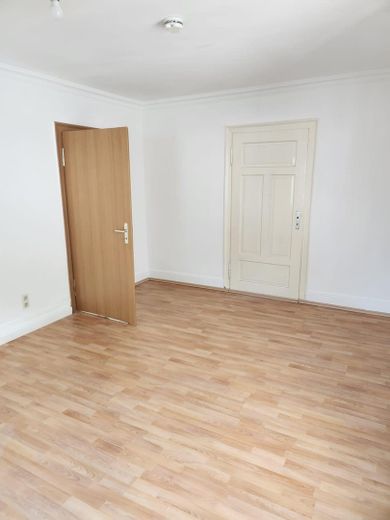Schöne 4 Zimmer Wohnung mit Einbauküche und Balkon – Foto 17