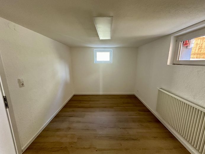 Erstbezug nach Sanierung – moderne 2-Zimmer-Wohnung mit Terrasse & Stellplatz in Heilbronn – Schlafzimmer