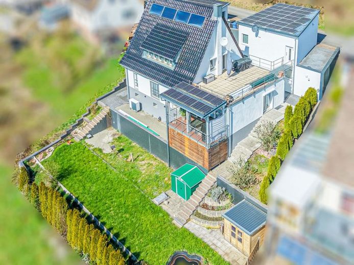 Casa ad alta efficienza energetica A+ per abitazione e lavoro a Fellen/Spessart, in vendita, incluso grande edificio accessorio – Foto 1