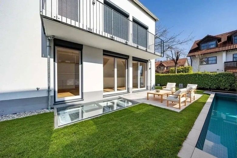 Moderne Garten- Maisonette mit außergewöhnlichen Lichthöfen – Vorschlag Garten