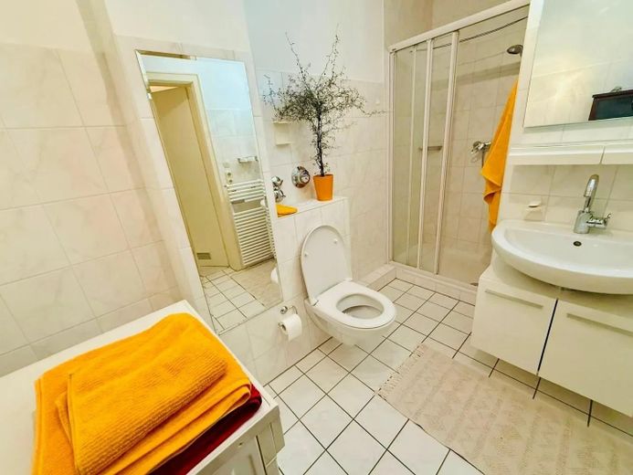 Appartamento di 3 locali con balcone a Krailling, 100 m² – Badezimmer