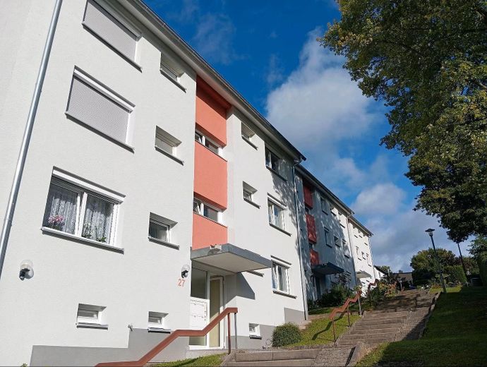 2 Zimmer Wohnung, 58,7 qm EBK, Balkon – Hausansicht