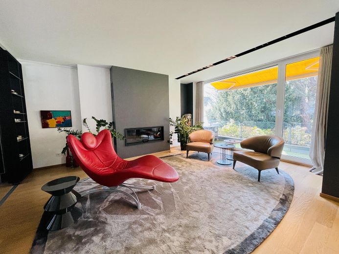 Designer Maisonette-Wohnung nähe Zoopark mit Blick ins Grüne, Fussbodenheizung, Kamin, Terrasse – WZ