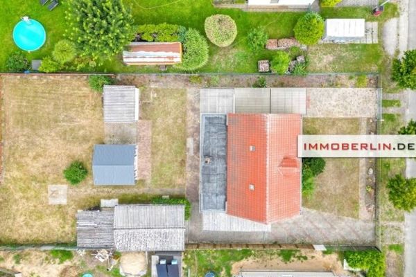 IMMOBERLIN.DE - परिवार-अनुकूल स्थान! आकर्षक स्थानिक विशेषताओं और निर्माण क्षमता वाला घर