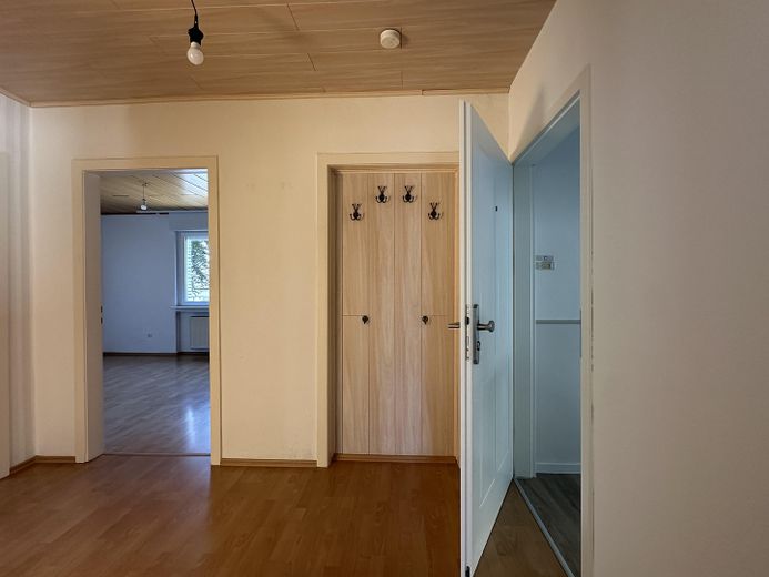 ZENTRUMSNAH! 1. OG Wohnung ETW in saniertem MFH – Flurbereich