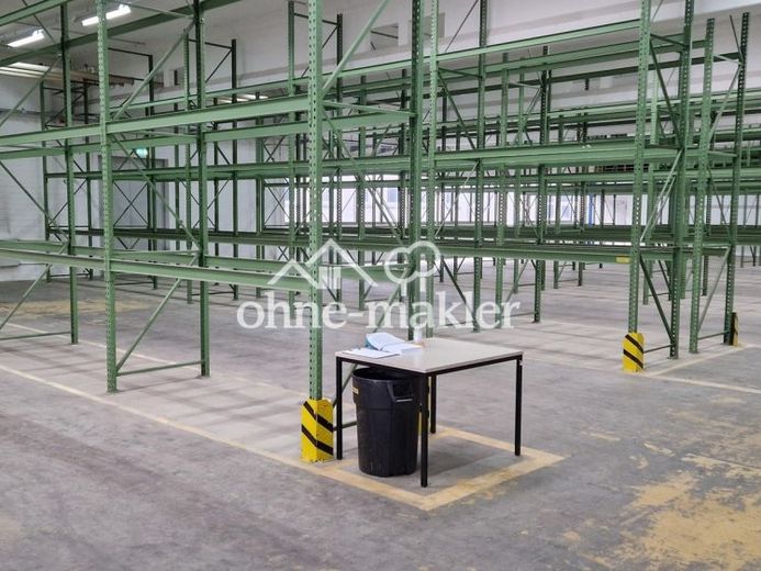 SURFACES DE BUREAUX et de HALL À LOUER – Foto 1