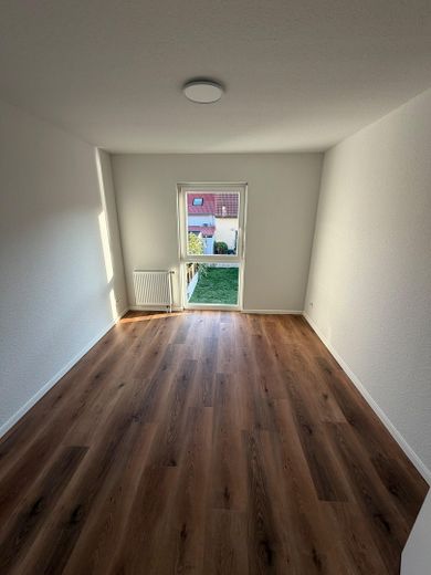 Riedstadt-Erfelden. Casa a schiera centrale con giardino – Foto 9