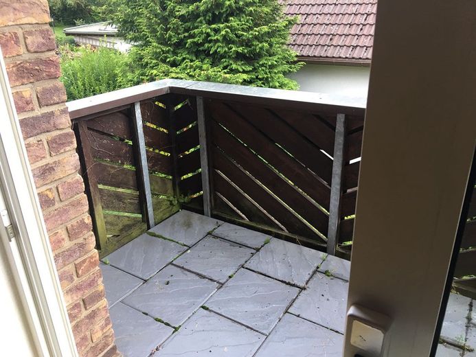 Gepflegtes Zweifamilienhaus mit freier Dachgeschosswohnung, großem Südgarten und Garage – Foto 25