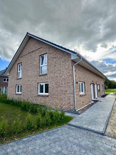 Zwillingshaus nebenan