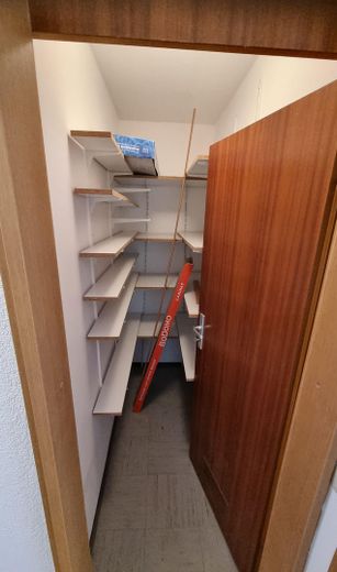 Wohnung mit grandioser Aussicht im 8.OG zu verkaufen – Abstellkammer