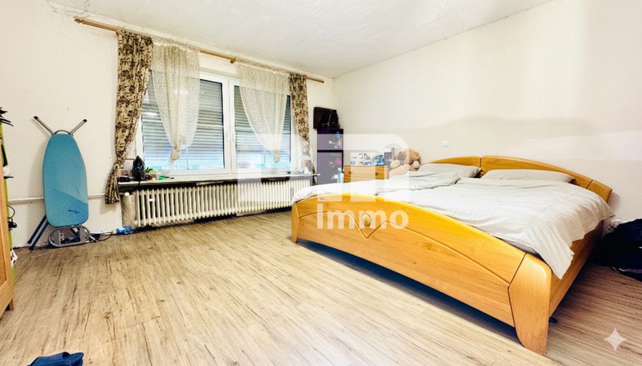 Umfangreich saniertes EFH inkl. PV-Anlage, Terrasse, Wintergarten und Garage – EG / OG Schlafzimmer