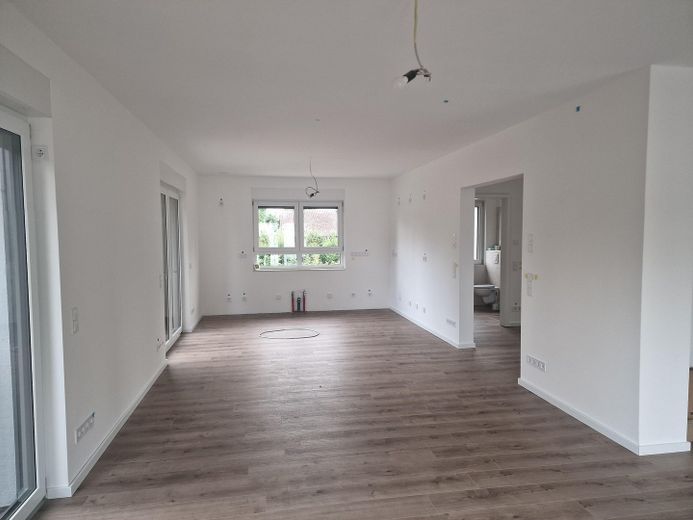 Erstbezug in Zepernick – Provisionsfreie KfW-40-EE Stadtvilla auf über 1.000 m² Grundstück – EG Ess-Küchenbereich Westblick