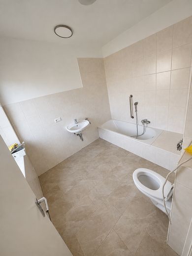 Möblierte WG-Zimmer in 3er-WG in Spardorf zu vermieten! – Badezimmer - EG